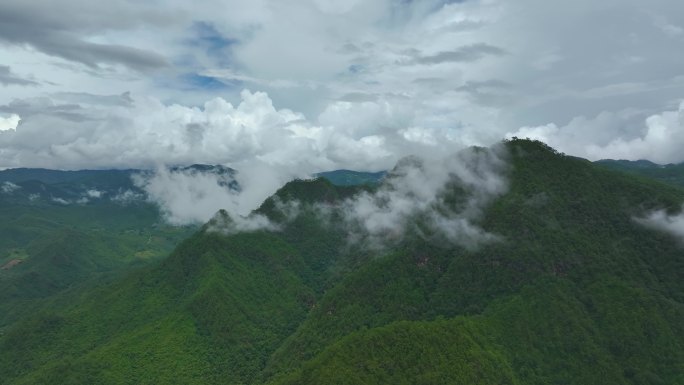 航拍云雾山