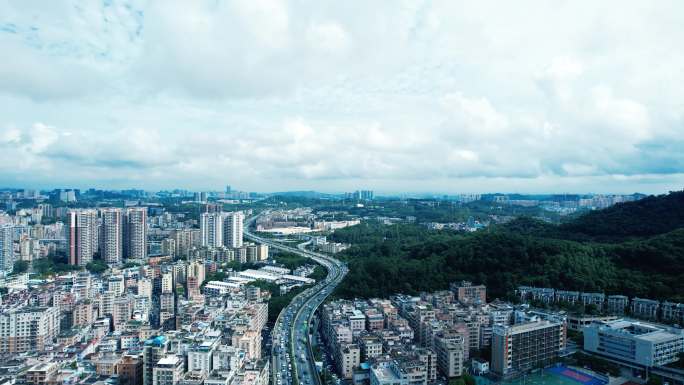 龙岗建筑丹平快速交通车流