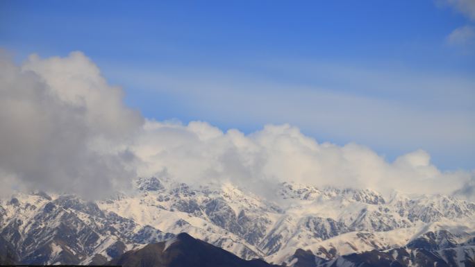 雪山延时空景