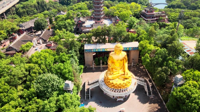 航拍重庆九龙坡区华岩寺