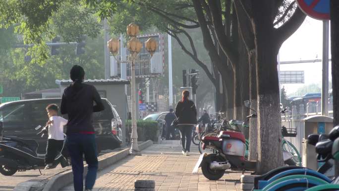 电动车快节奏都市电瓶车车水马龙城市交通