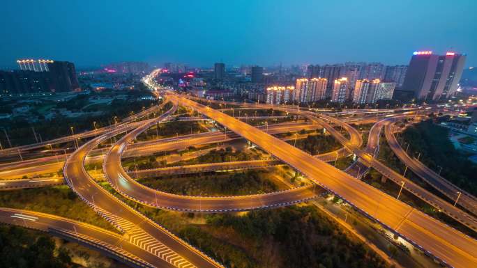 城市道路夜景