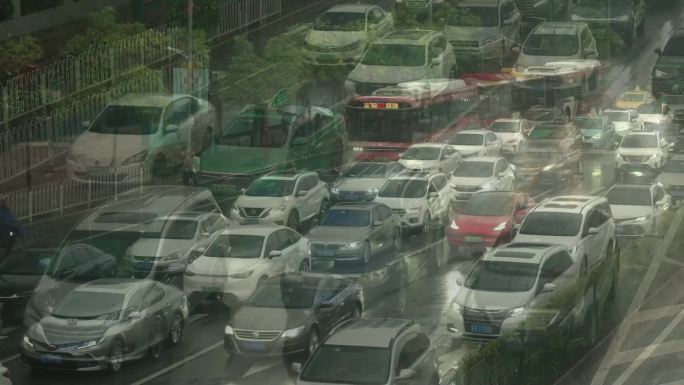 雨季上下班高峰期交通道路
