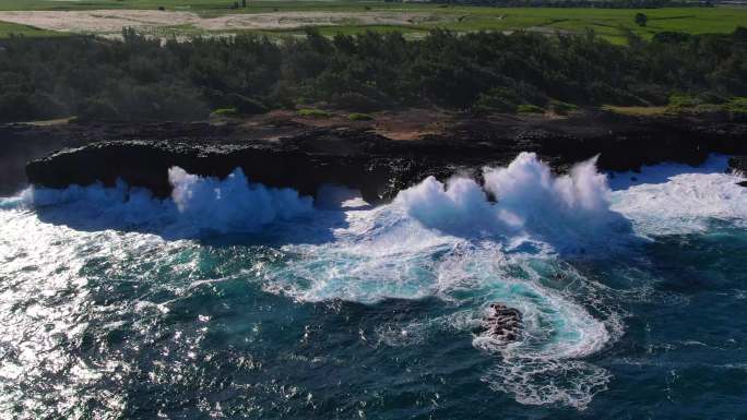 壮观海浪海啸惊涛拍岸