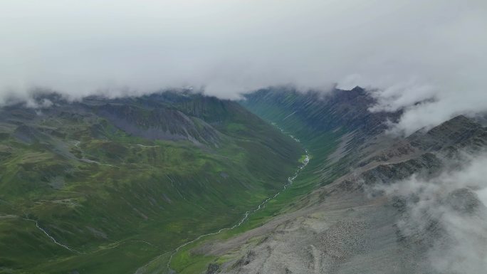 航拍川西横断山脉贡嘎山区高山草甸风光