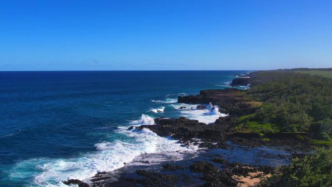 壮观的大海礁石海岸