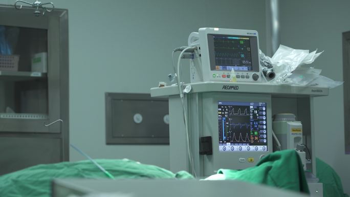 医院医生医疗视频素材4K-做手术心电图机