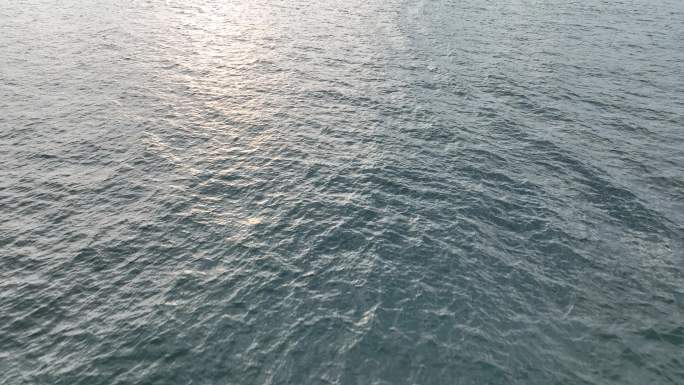 大海航拍海洋海面无人机贴水面飞行飞越大海