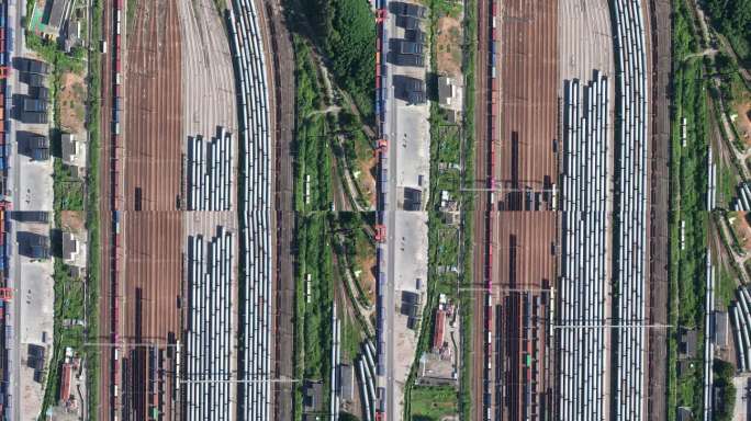 厦深铁路广深城际，深圳平湖火车站