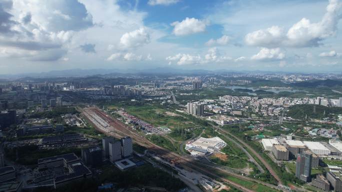 厦深铁路广深城际，深圳平湖火车站