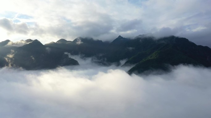 航拍山西南部中条山历山云海翻腾，美如画卷