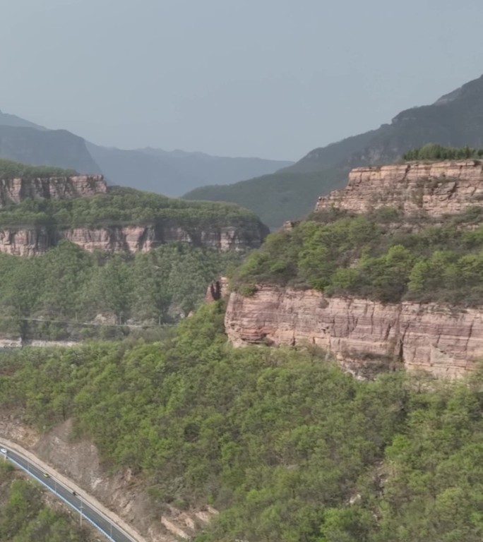 高清竖屏航拍河南山东麓林州市太行山美景