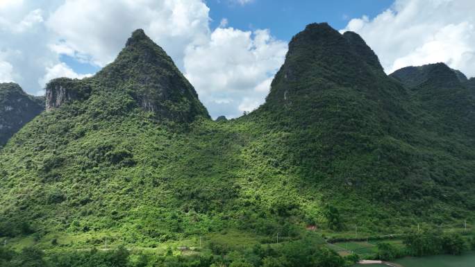 航拍桂林阳朔十里画廊遇龙河山水风光