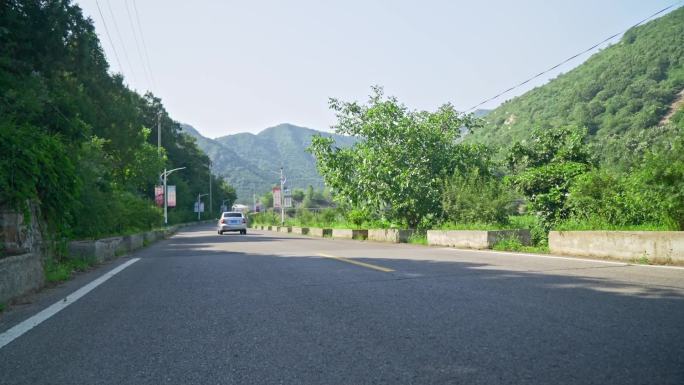 山路上行驶的汽车 立交桥 高速路