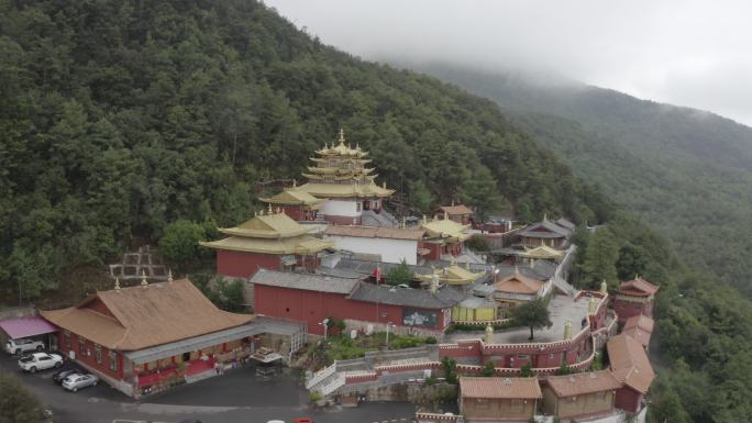 云南丽江文笔文笔峰文峰寺佛教山上寺庙航拍