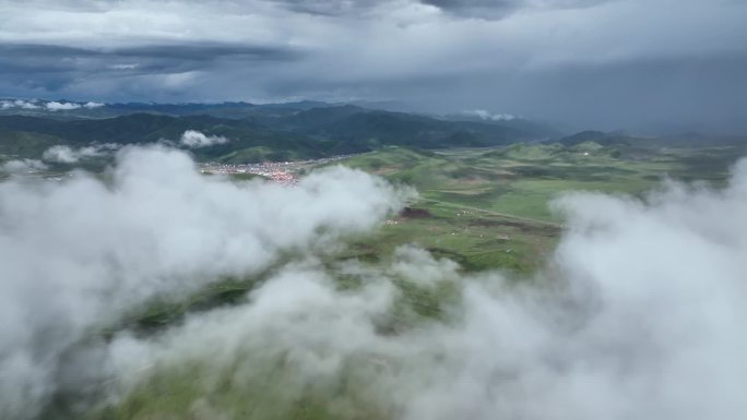 穿越云海延时拍摄空景云端云层飞行