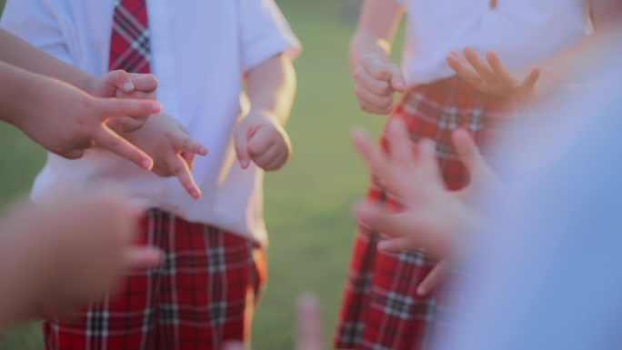 纯真 跑步 小孩 学生 小学生