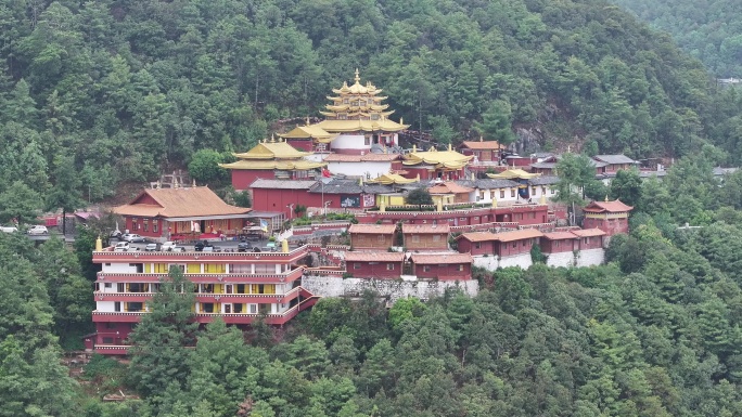 云南丽江文笔文笔峰文峰寺佛教山上寺庙航拍