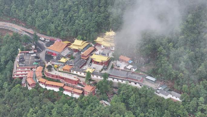 云南丽江文笔文笔峰文峰寺佛教山上寺庙航拍