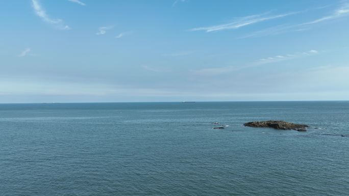 大海航拍海上礁石海水海洋风光海天一线风景