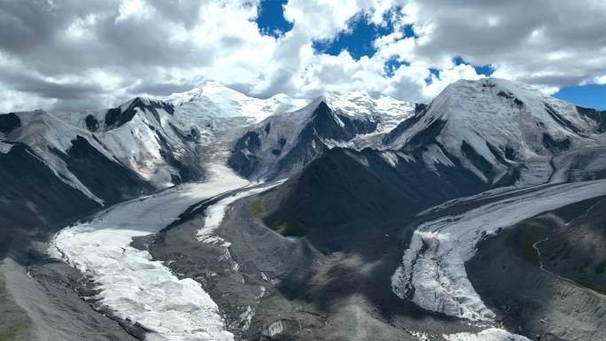 阿尼玛卿雪山航拍