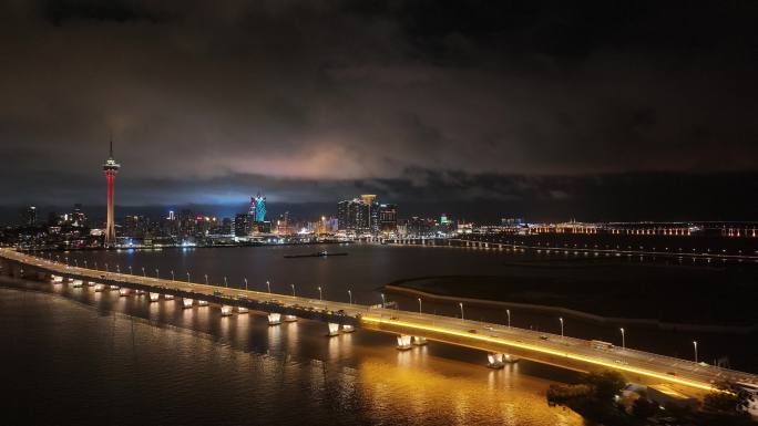 澳门西湾大桥澳门塔夜景航拍