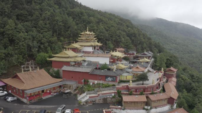 云南丽江文笔文笔峰文峰寺佛教山上寺庙航拍