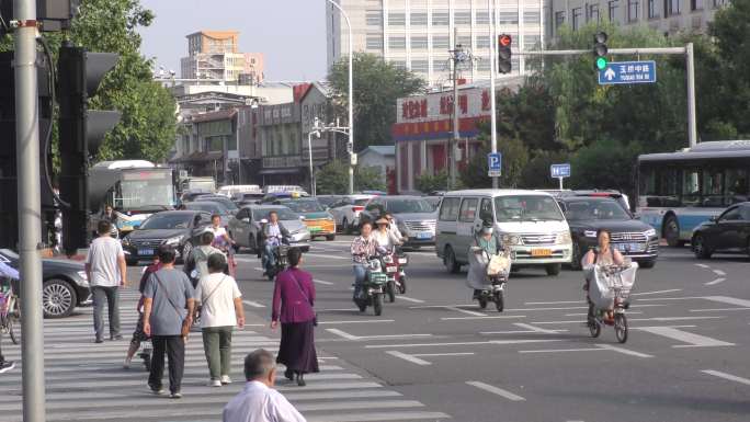 早起上班城市生活 班族忙碌辛苦单车出租车