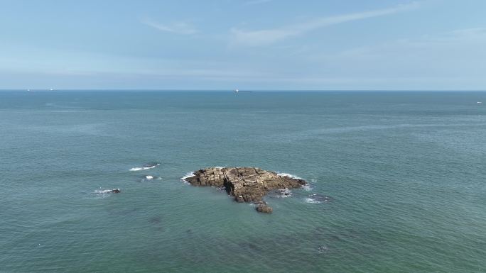 大海航拍海上礁石海水海洋风光海天一线风景