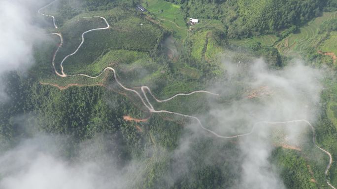 云雾缭绕 人间仙境 雨后风景