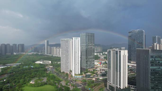 城市雨后彩虹