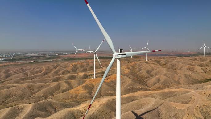中国大唐风力发电机组特写航拍4K御三