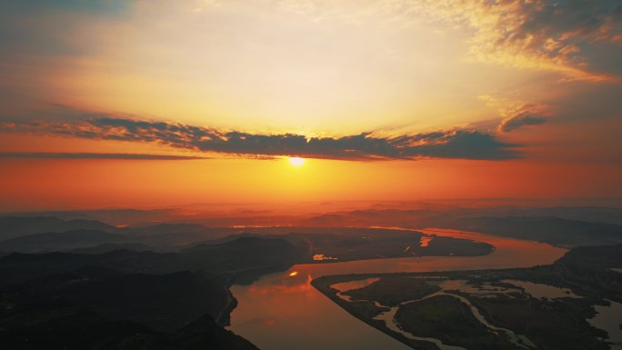 山河落日天际线长河落日