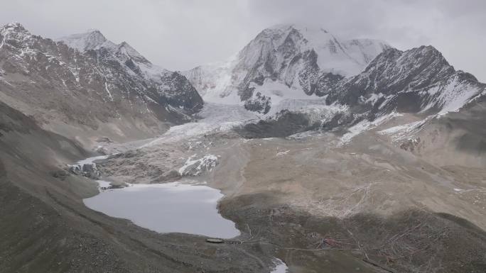 航拍西藏拉萨琼穆岗嘎雪山风景