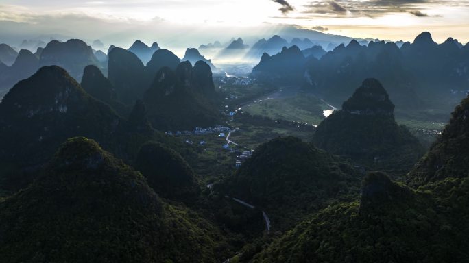 桂林山水喀斯特地貌自然风光航拍