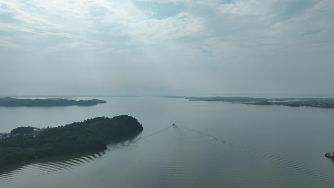 鄱阳湖航拍湖泊湿地公园逆光湖面太阳光湖水