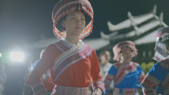 民族节日云南彝族苗族火把节舞蹈民族妇女