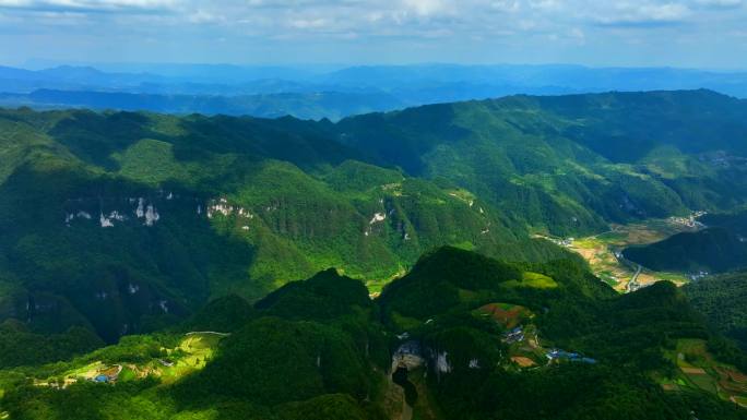 航拍山脊山谷山区