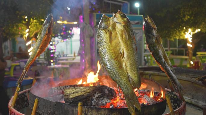 新疆烤鱼，野生烤鱼