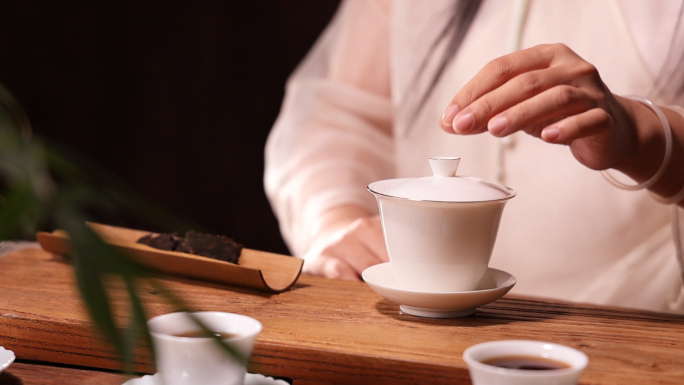 茶艺师冲泡普洱熟茶