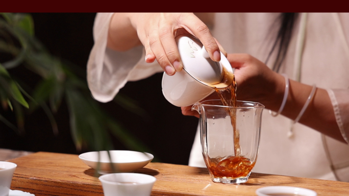 茶艺师冲泡普洱熟茶