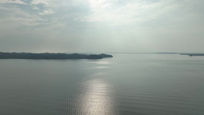 鄱阳湖航拍湖泊湿地公园逆光湖面太阳光湖水