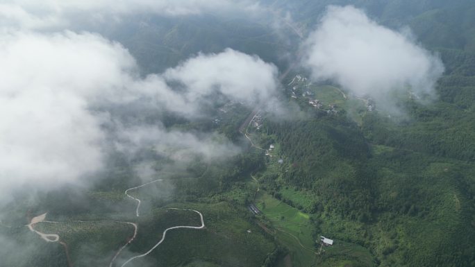 云雾缭绕 人间仙境 雨后风景