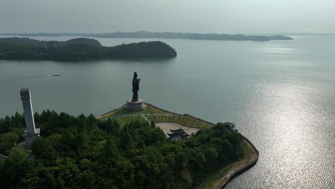 鄱阳湖国家湿地公园饶娥雕像航拍湖泊风景