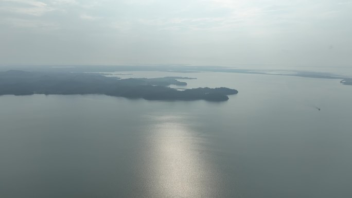 鄱阳湖航拍湖泊湿地公园逆光湖面太阳光湖水