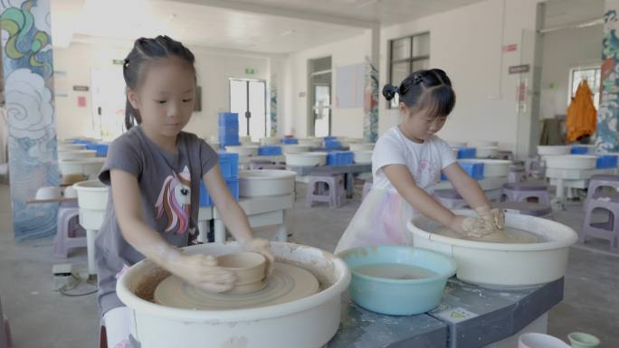 儿童陶瓷陶艺体验拉坯夏令营