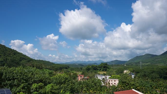 三亚北部山区流动的云海