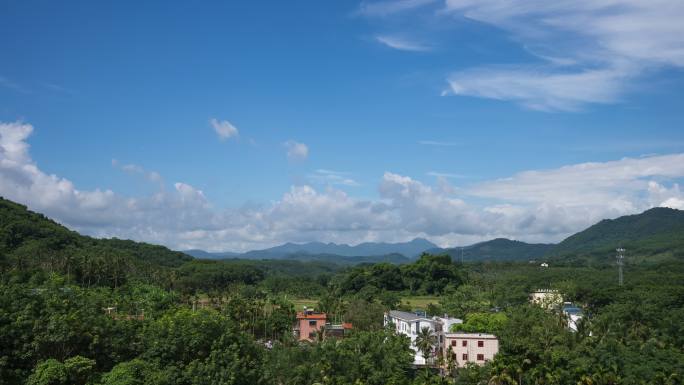 三亚北部山区流动的云海