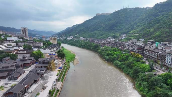 航拍贵州遵义仁怀市赤水河畔茅台镇风光