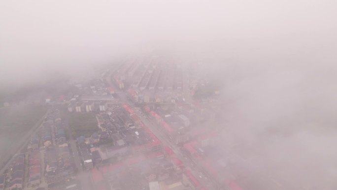 云雾缭绕的舟山六横岛航拍